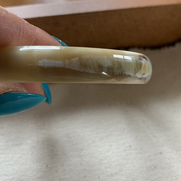 COPY - Set of 5 Natural Horn Bracelets - Picture 2 of 3